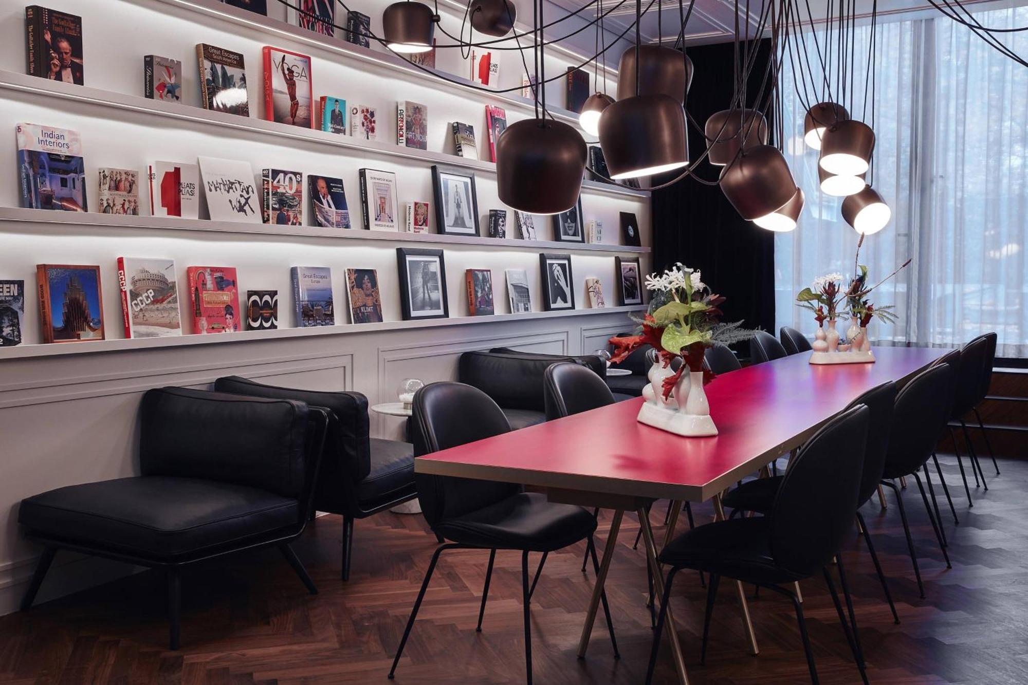 루머스 뮌헨, 오토그래프 컬렉션 호텔 외부 사진 Library at the Hotel