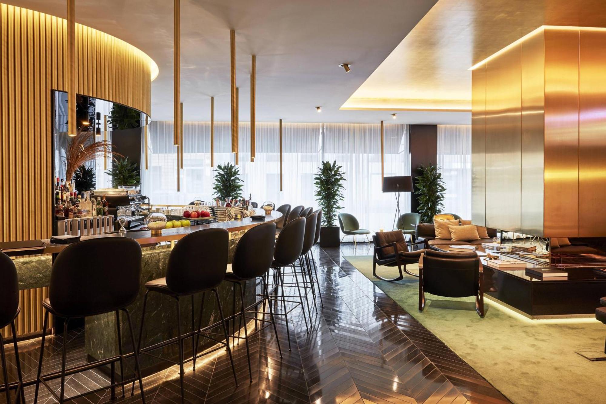 루머스 뮌헨, 오토그래프 컬렉션 호텔 외부 사진 The lounge at the airport